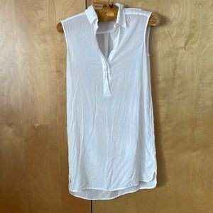 James Perse sz 1 lightweight tunic white covered strip chest buttons. Collar